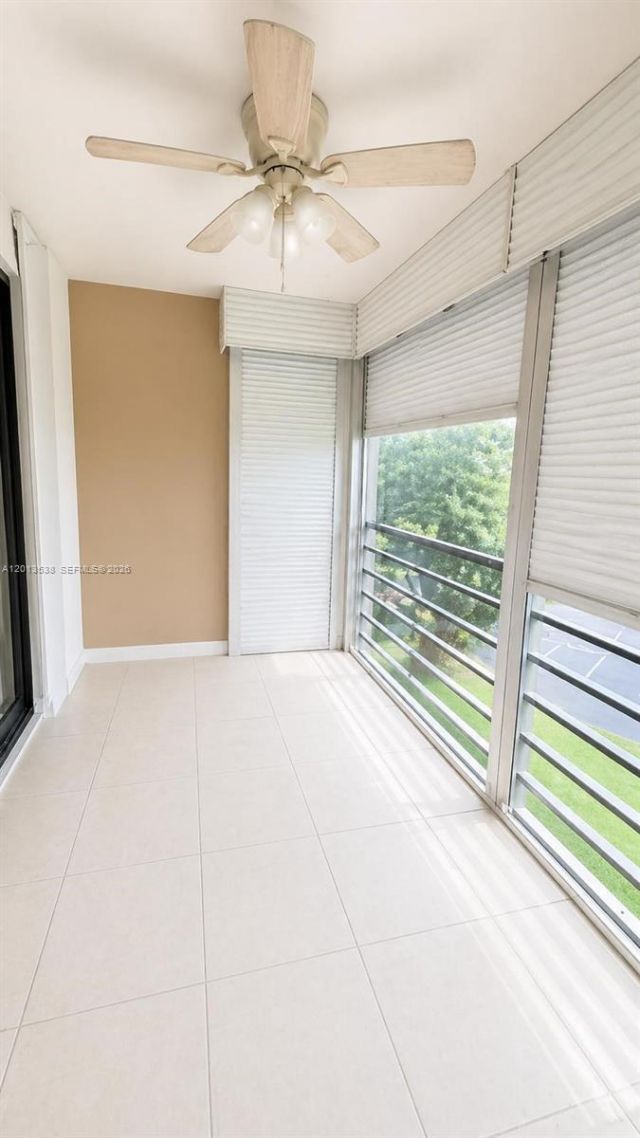 900 Saint Charles Pl , Unit 520, Pembroke Pines, FL 33026 Photo
