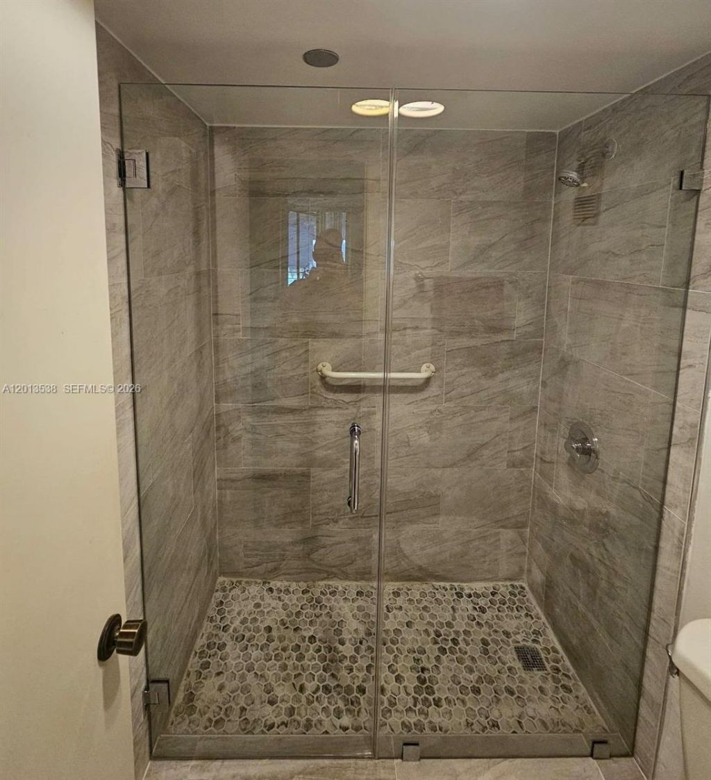 900 Saint Charles Pl , Unit 520, Pembroke Pines, FL 33026 Photo