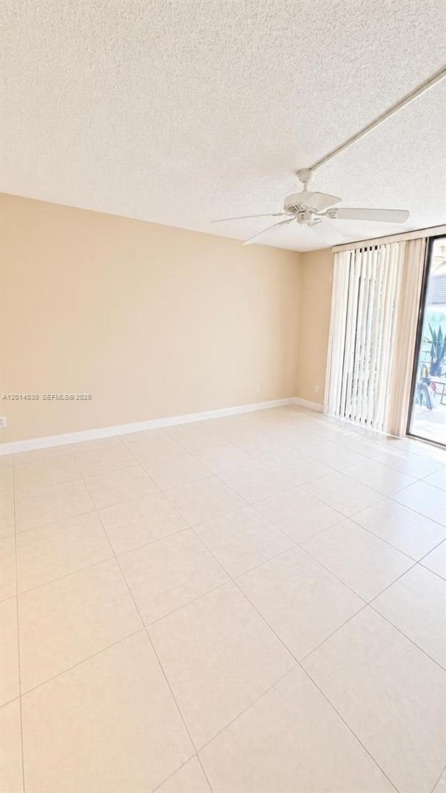 900 Saint Charles Pl , Unit 520, Pembroke Pines, FL 33026 Photo
