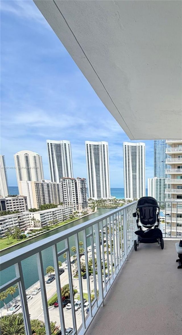 500 Bayview Dr , Unit 1631, Sunny Isles Beach, FL 33160 Photo