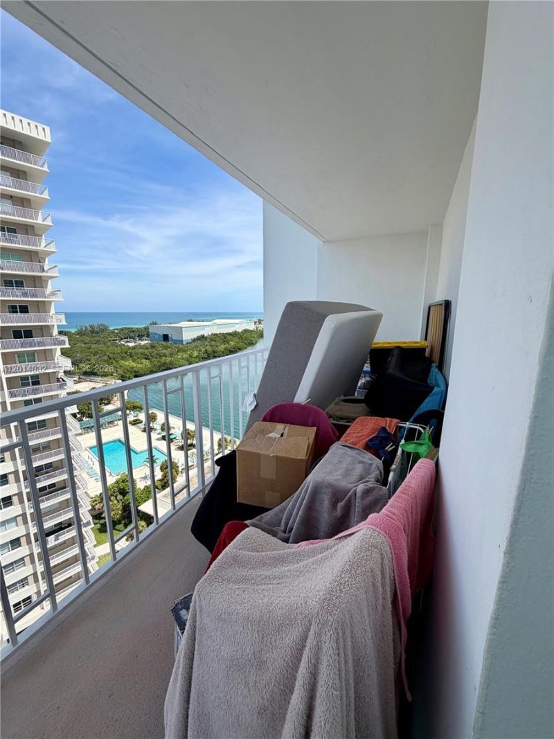 500 Bayview Dr , Unit 1631, Sunny Isles Beach, FL 33160 Photo