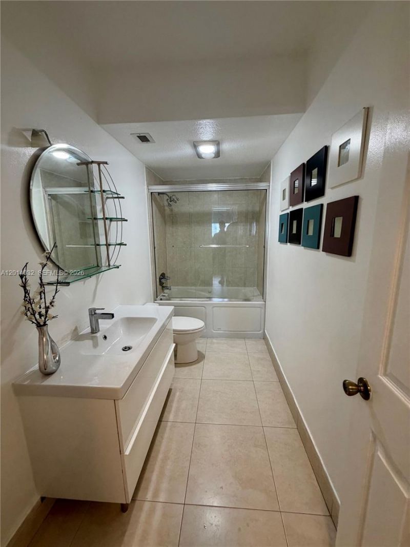 500 Bayview Dr , Unit 1631, Sunny Isles Beach, FL 33160 Photo