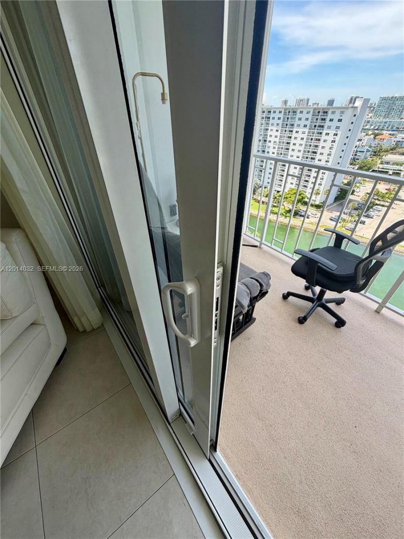 500 Bayview Dr , Unit 1631, Sunny Isles Beach, FL 33160 Photo