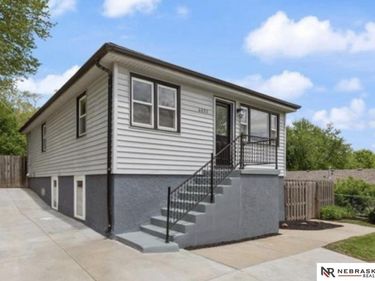 4656 Orchard Avenue , Omaha, NE 68117