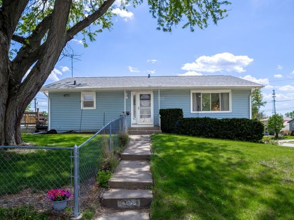 2665 W 35th Street , Davenport, IA 52806