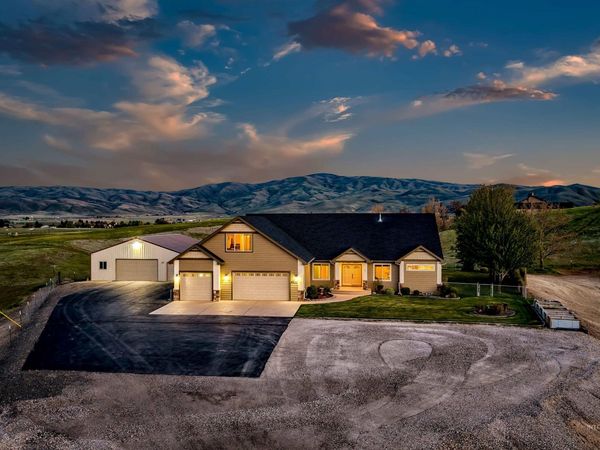 5880 Sweet Ola Hwy, Sweet, ID 83670