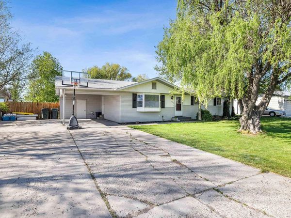 538 E Clark St, Paul, ID 83347