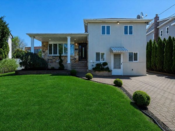21 Soloff Boulevard , Inwood, NY 11096