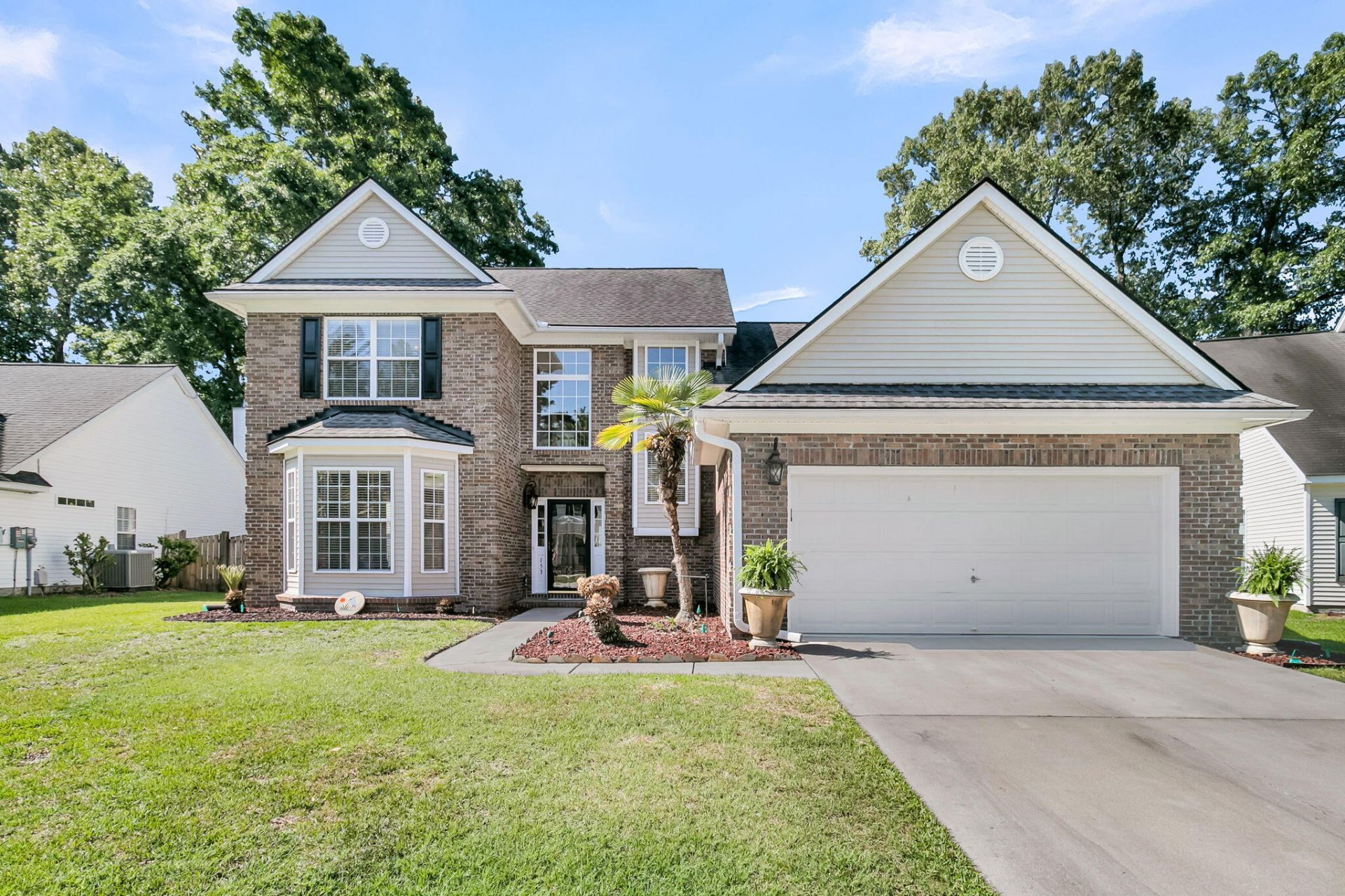 153 Oakbluff Road Photo 1