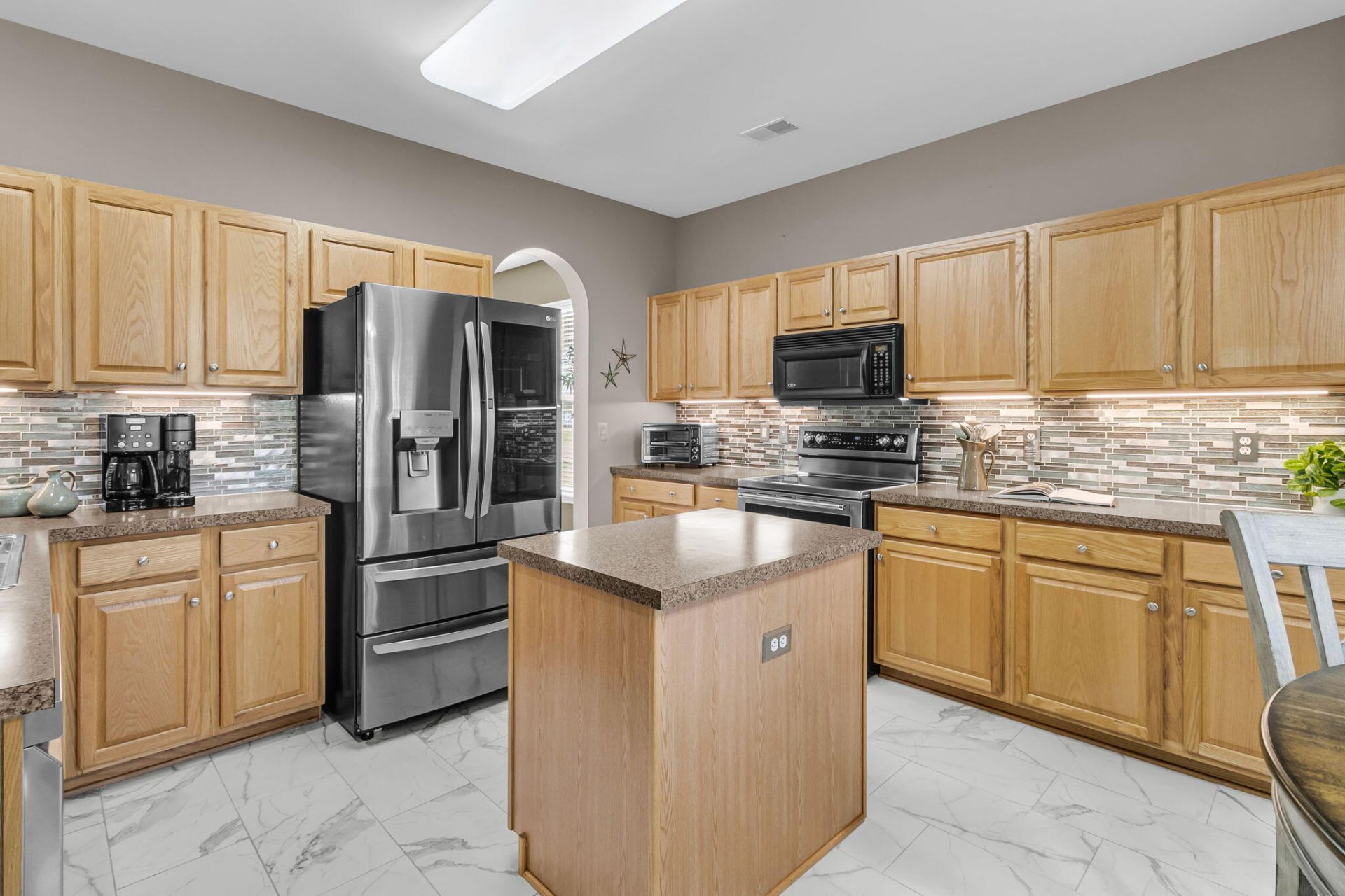 153 Oakbluff Road Photo 11