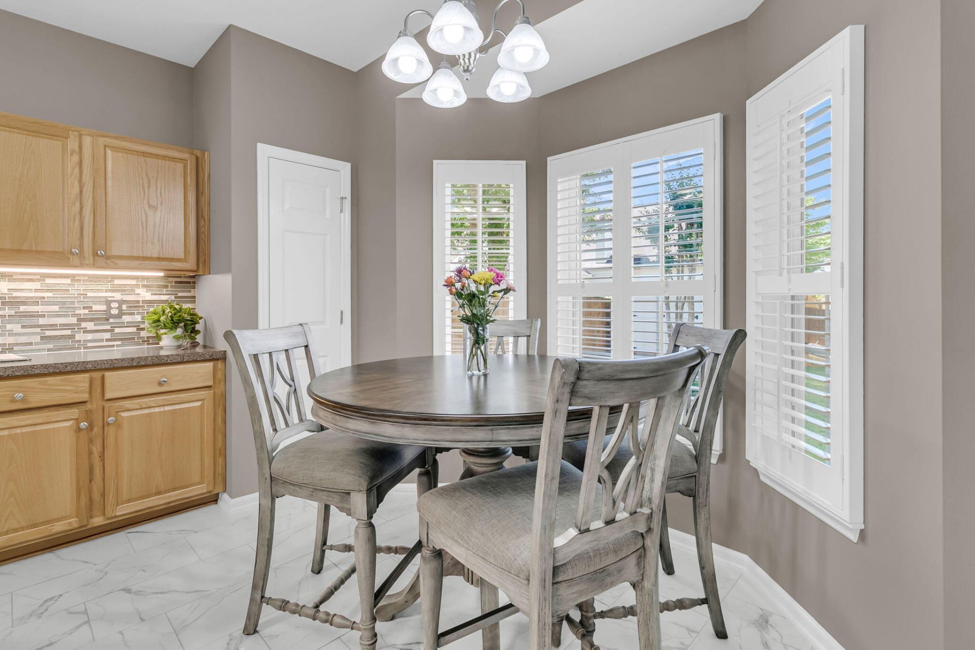 153 Oakbluff Road Photo 14