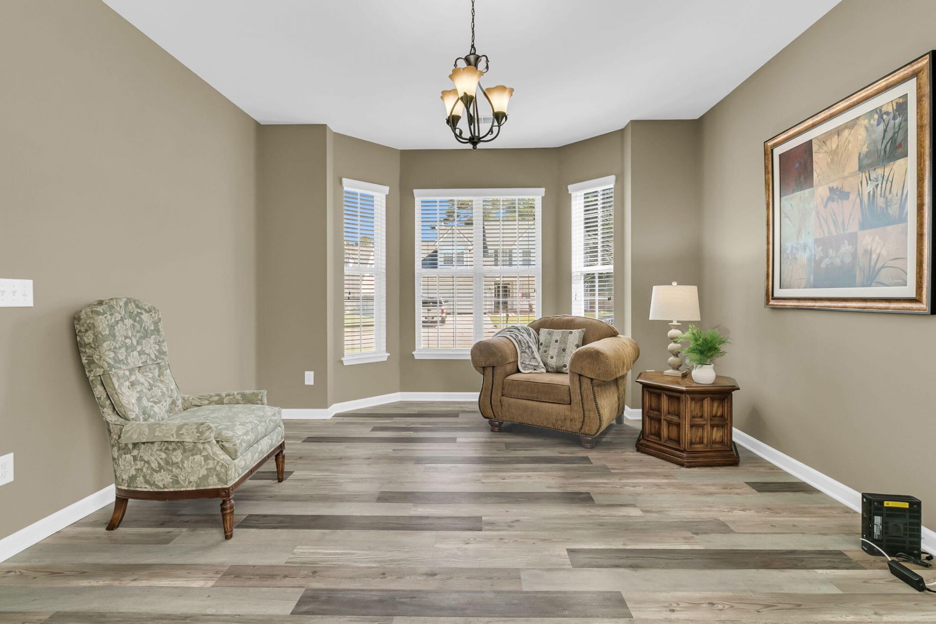 153 Oakbluff Road Photo 18