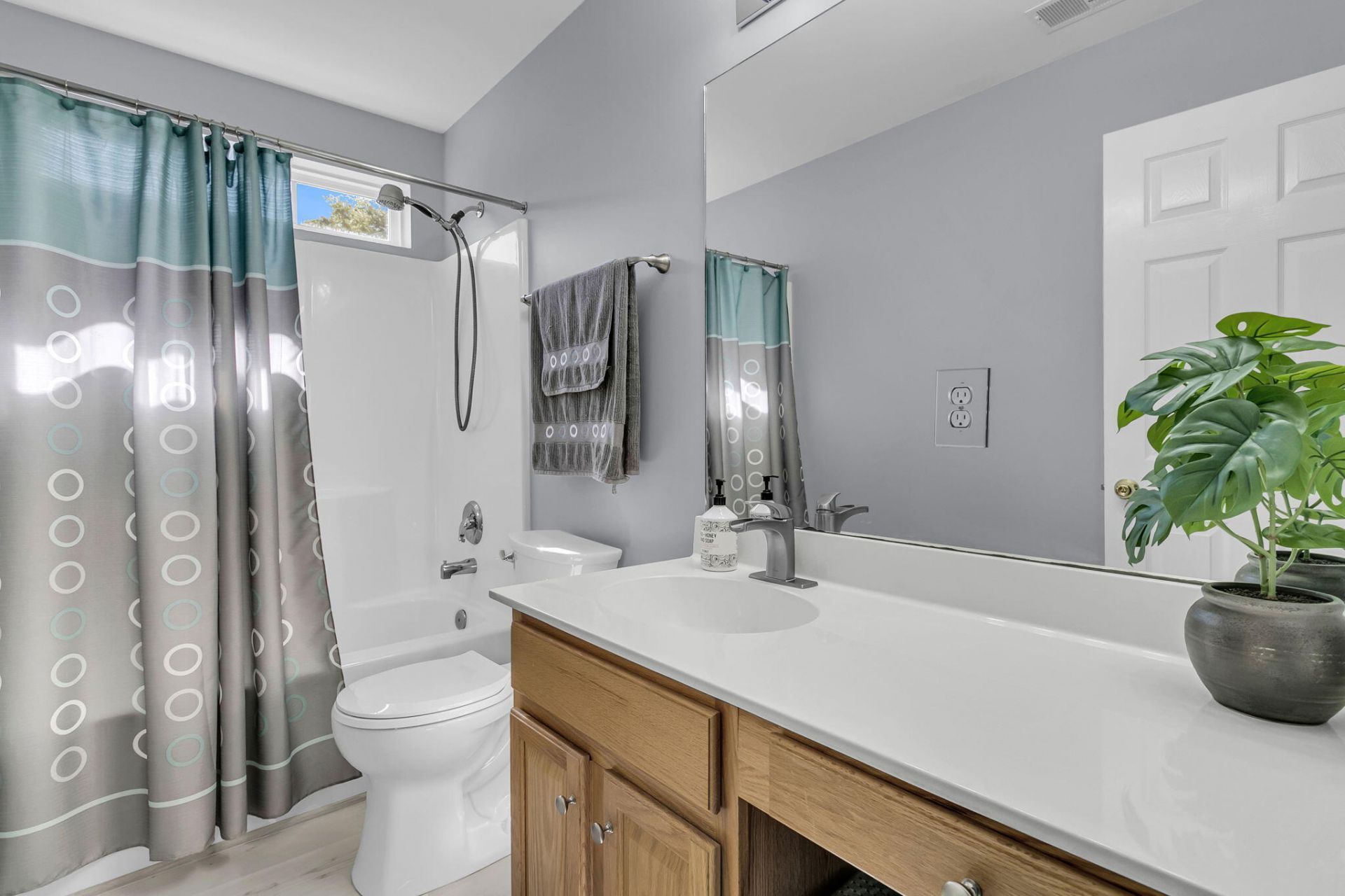 153 Oakbluff Road Photo 28