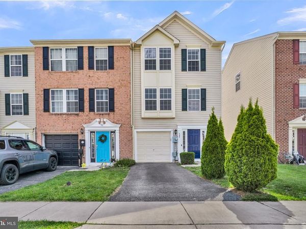 709 GRANT, HANOVER, PA 17331