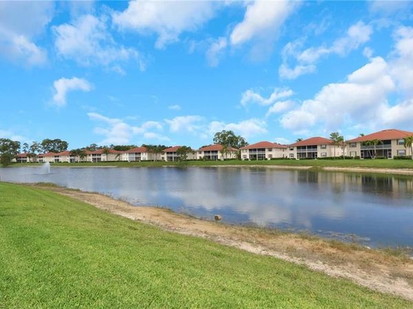 320 Robin Hood CIR, Unit 101, NAPLES, FL 34104