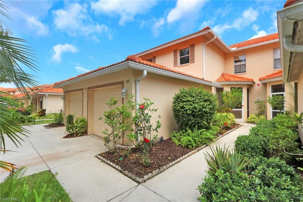 320 Robin Hood Cir, Unit 101, Naples, FL 34104 Photo
