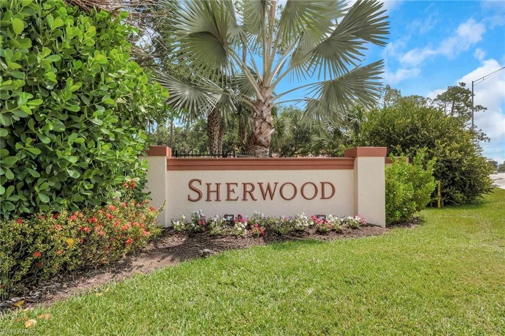 320 Robin Hood Cir, Unit 101, Naples, FL 34104 Photo