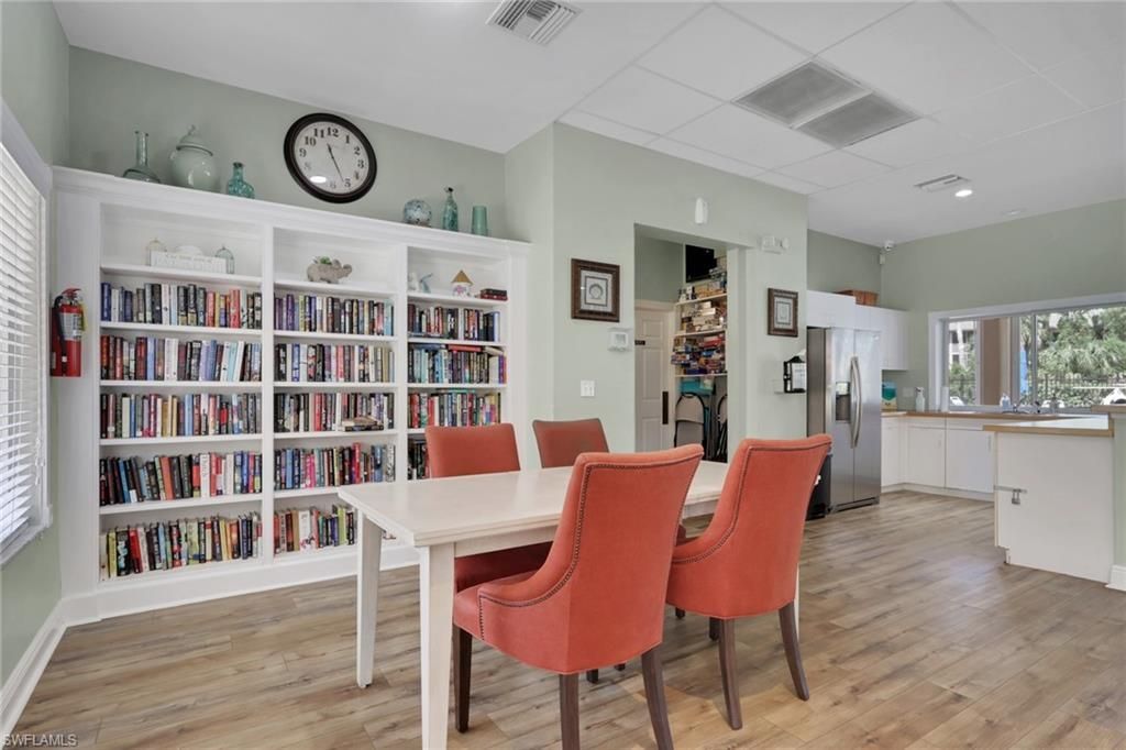 320 Robin Hood Cir, Unit 101, Naples, FL 34104 Photo