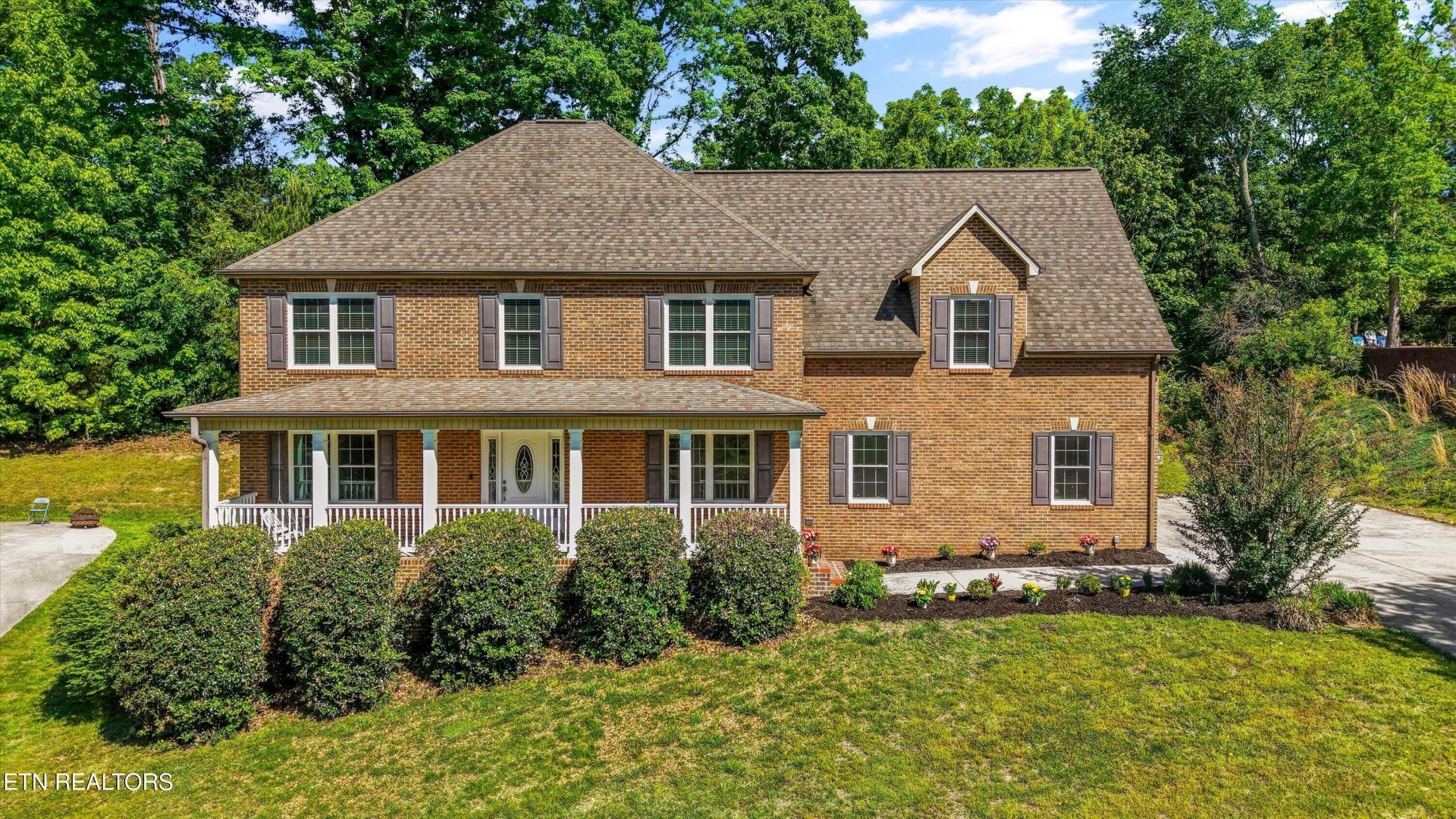 3345 Whispering Oaks Drive, Knoxville, TN 37938 Main Photo