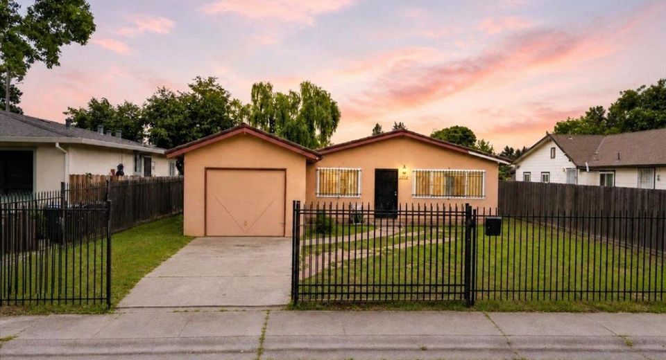 3214 35th Ave, Sacramento, CA 95824 Photo