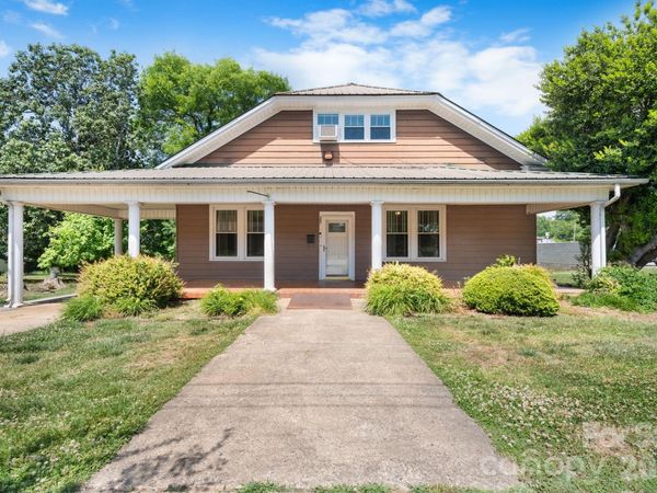 207 W Main Street , Maiden, NC 28650