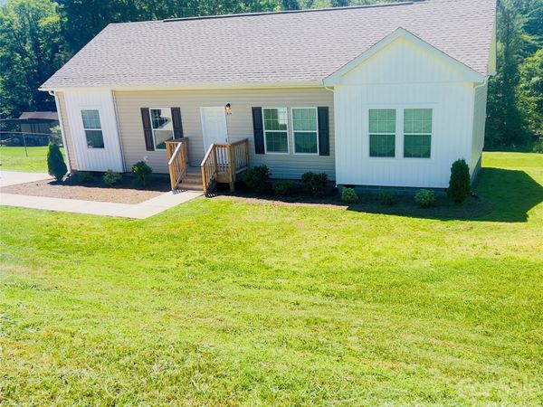 819 Wellwood Avenue, Statesville, NC 28677