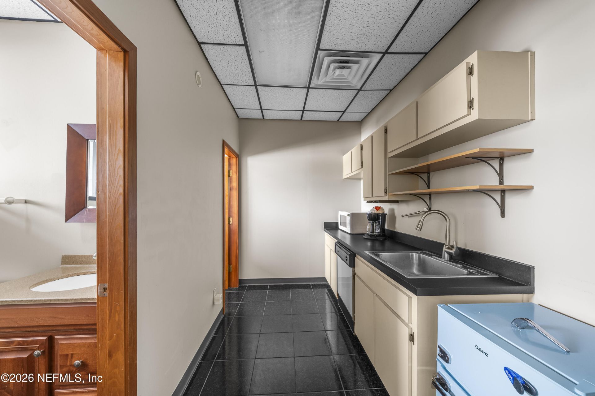 8850 Goodbys Executive Drive, Jacksonville, FL 32217 Photo