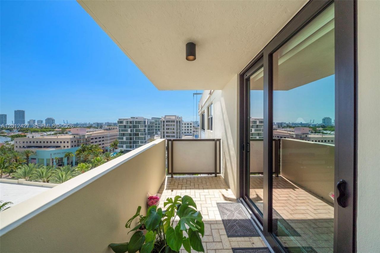 1621 Collins Ave , Unit PH1002, Miami Beach, FL 33139 Photo
