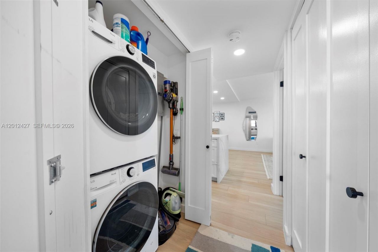 1621 Collins Ave , Unit PH1002, Miami Beach, FL 33139 Photo