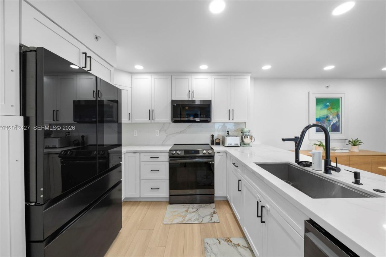 1621 Collins Ave , Unit PH1002, Miami Beach, FL 33139 Photo