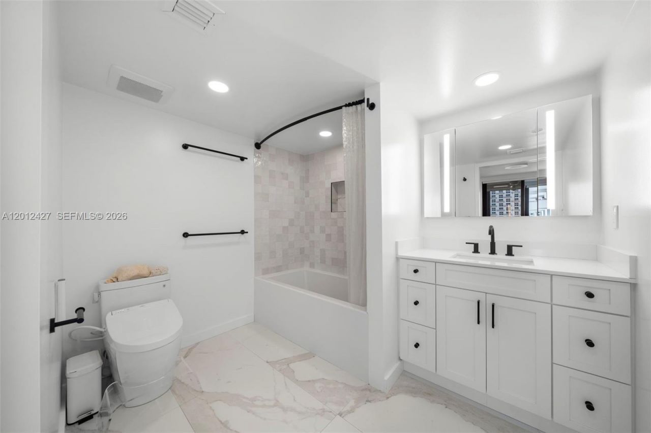 1621 Collins Ave , Unit PH1002, Miami Beach, FL 33139 Photo