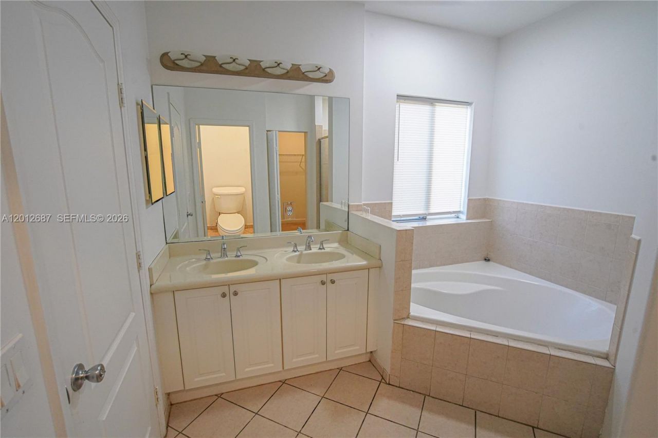1751 SW 154th Path , Miami, FL 33185 Photo