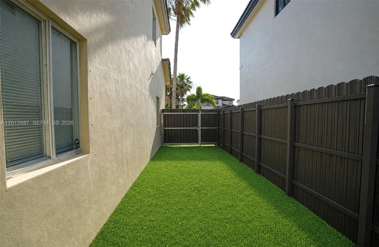 1751 SW 154th Path , Miami, FL 33185 Photo