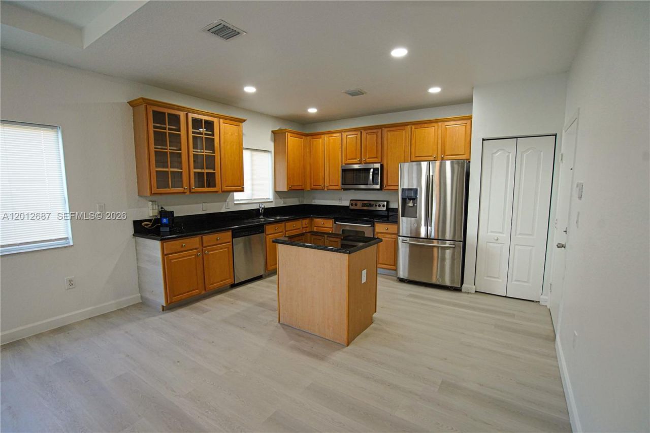 1751 SW 154th Path , Miami, FL 33185 Photo