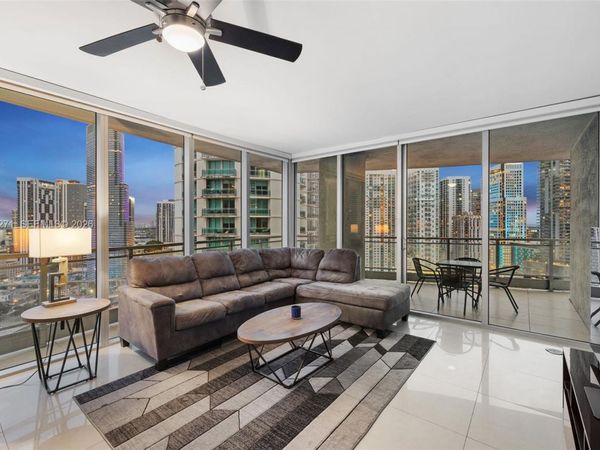 90 SW 3rd St , Unit 2504, Miami, FL 33130