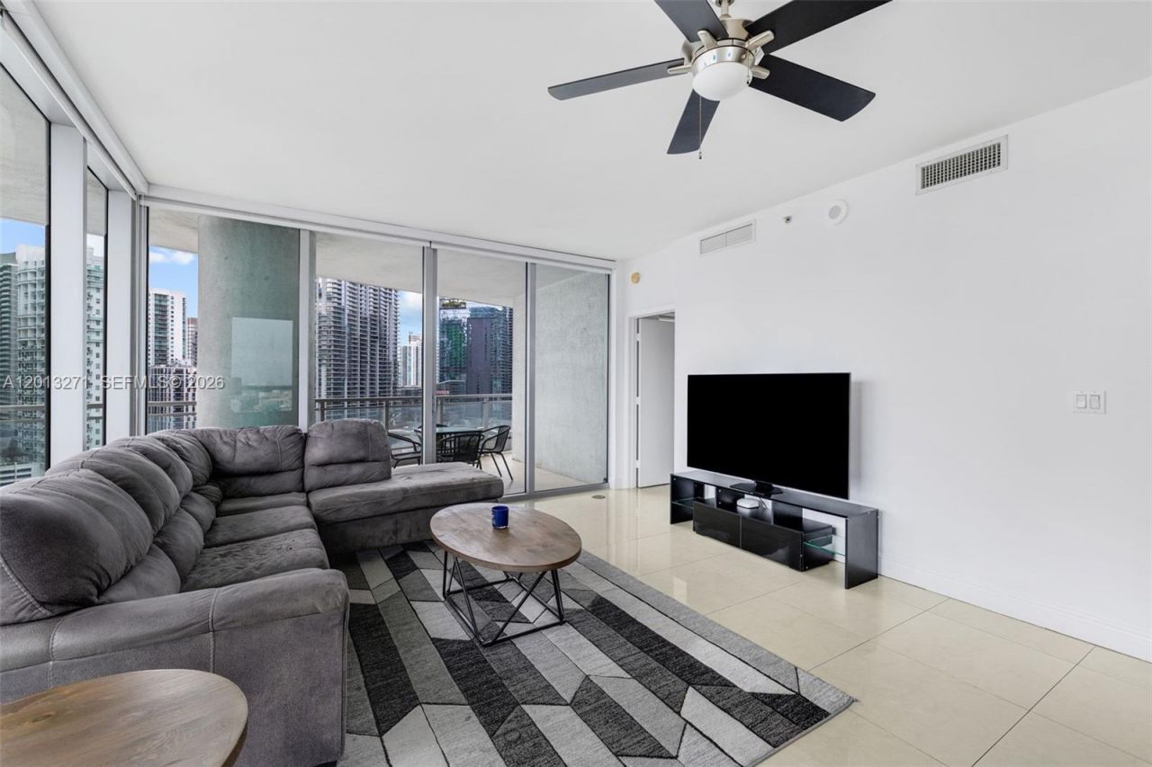 90 SW 3rd St , Unit 2504, Miami, FL 33130 Photo