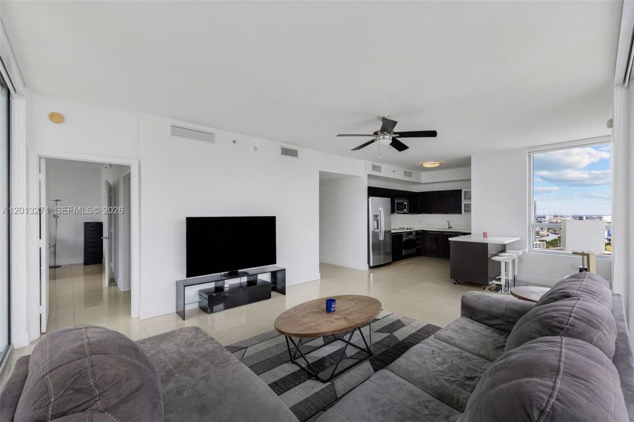 90 SW 3rd St , Unit 2504, Miami, FL 33130 Photo
