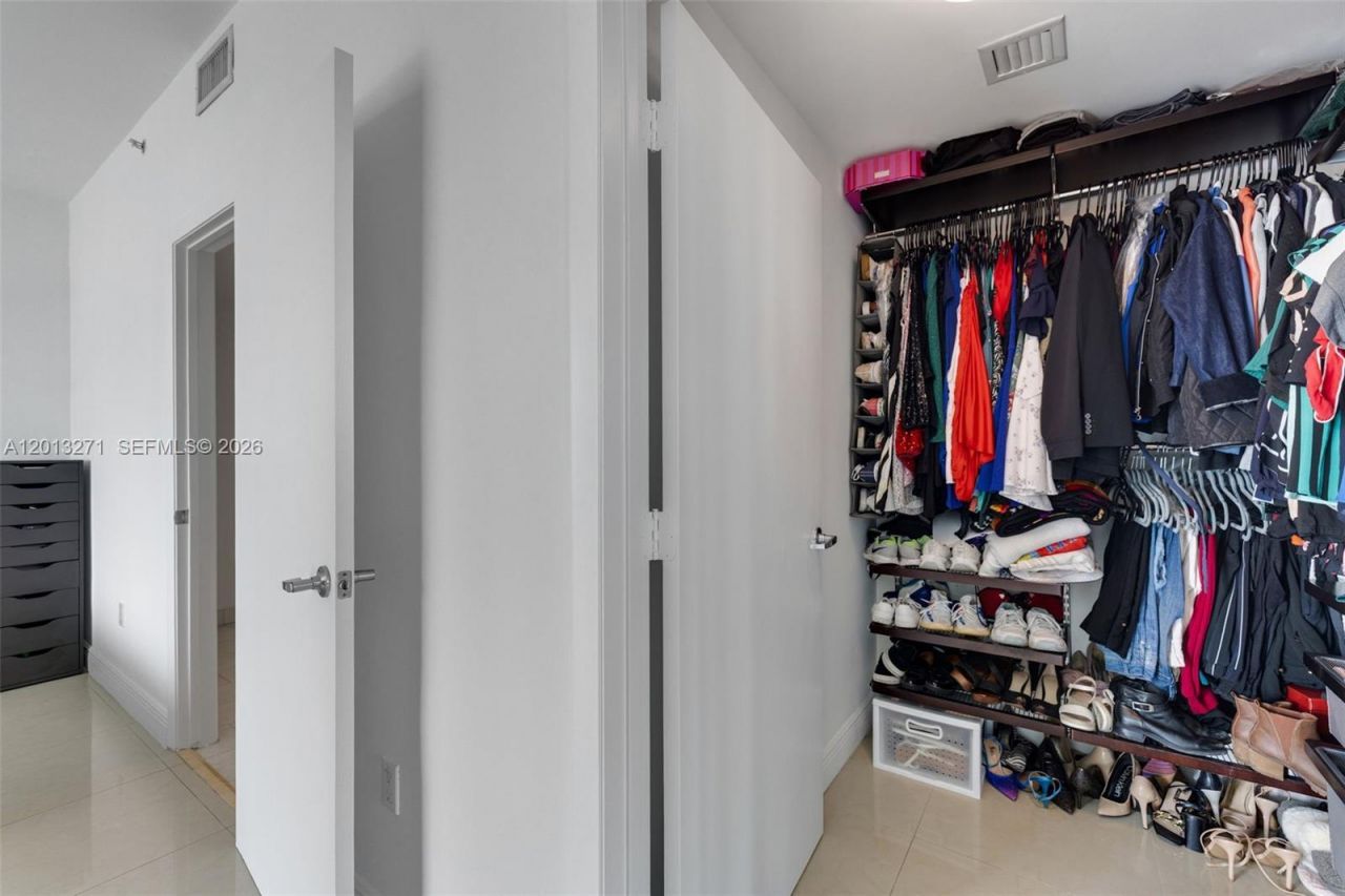 90 SW 3rd St , Unit 2504, Miami, FL 33130 Photo