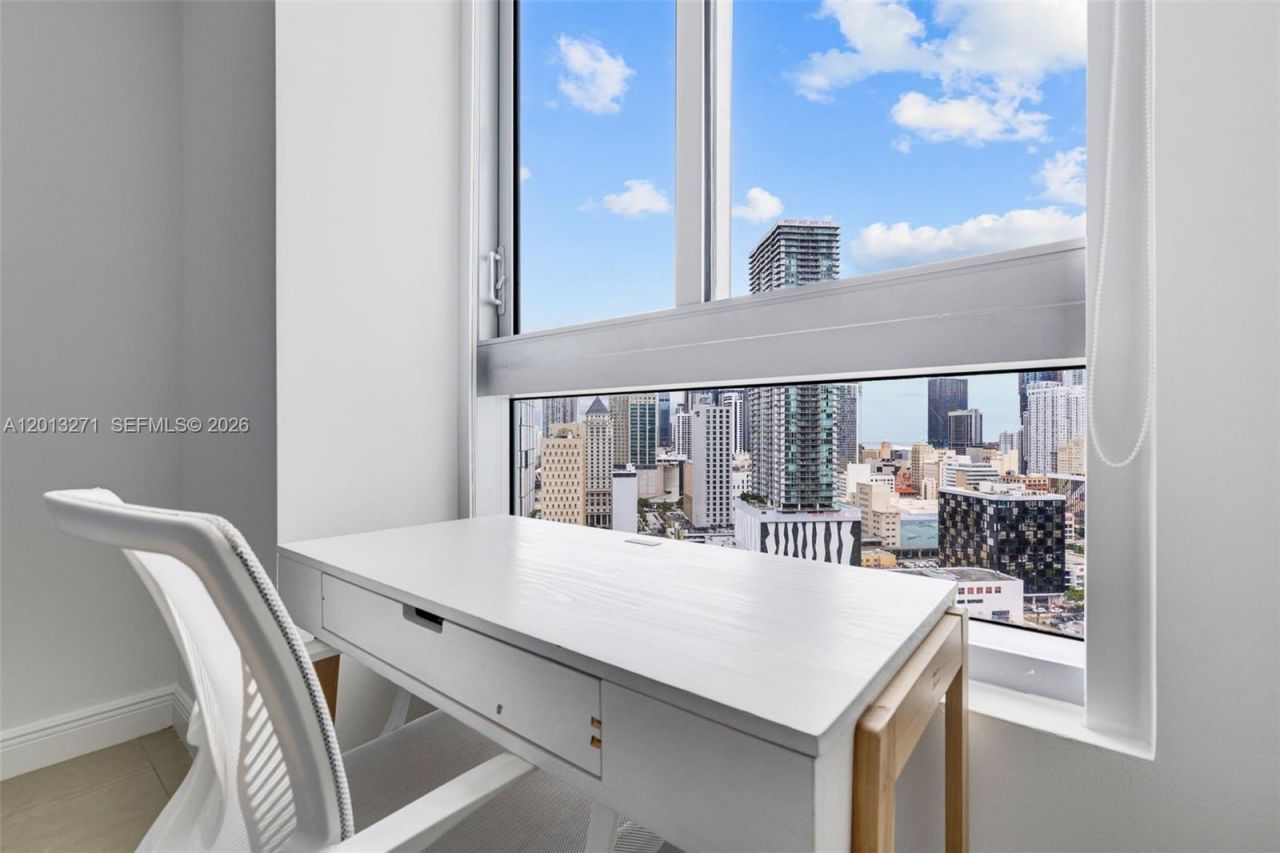 90 SW 3rd St , Unit 2504, Miami, FL 33130 Photo