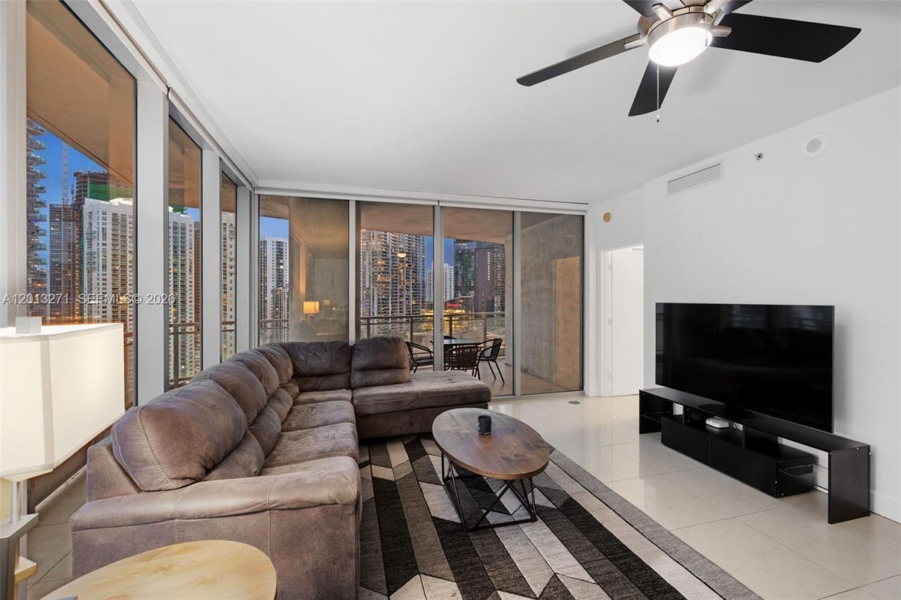 90 SW 3rd St , Unit 2504, Miami, FL 33130 Photo