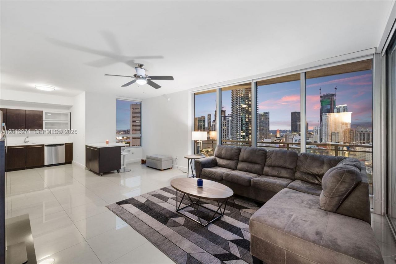 90 SW 3rd St , Unit 2504, Miami, FL 33130 Photo