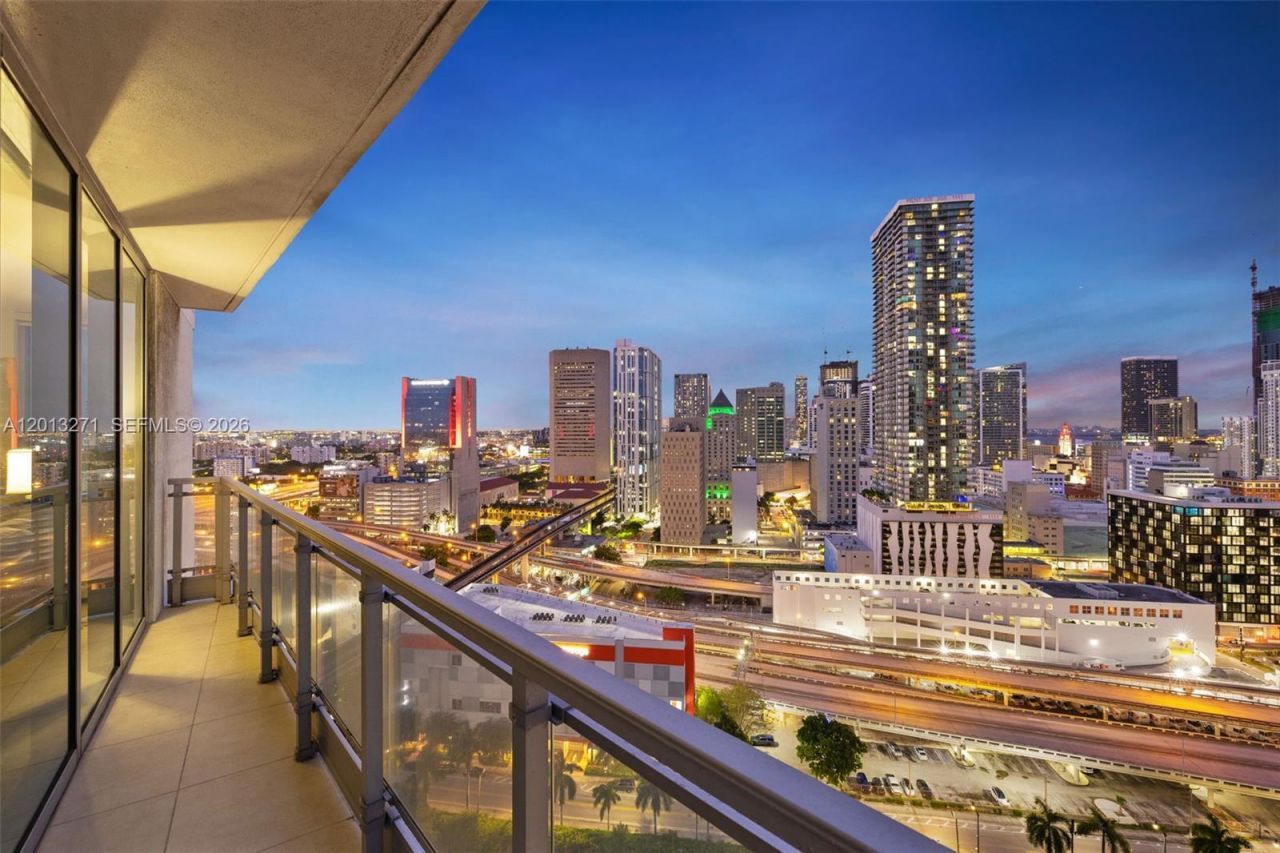 90 SW 3rd St , Unit 2504, Miami, FL 33130 Photo