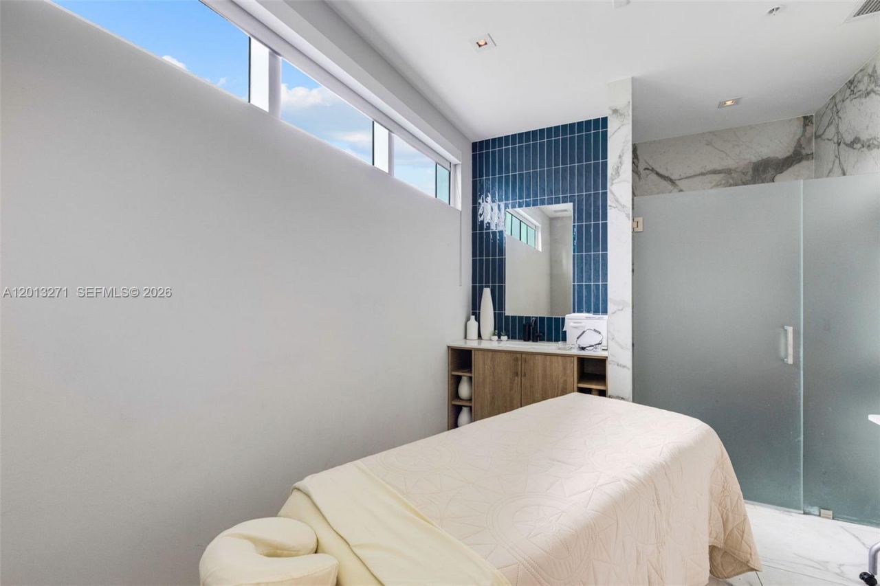 90 SW 3rd St , Unit 2504, Miami, FL 33130 Photo