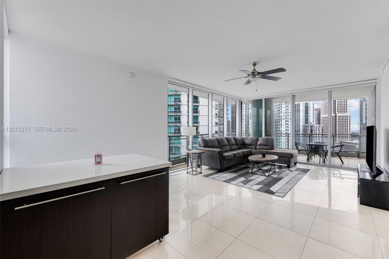 90 SW 3rd St , Unit 2504, Miami, FL 33130 Photo