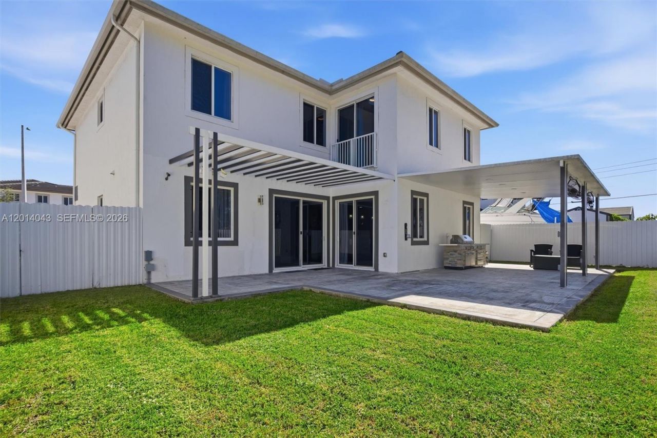 18350 SW 139th Path , Miami, FL 33177 Photo