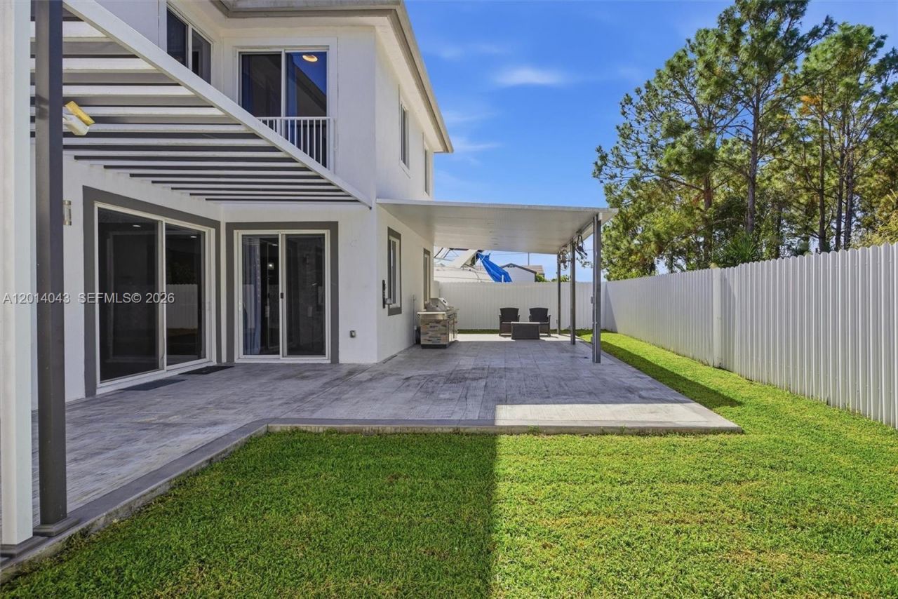 18350 SW 139th Path , Miami, FL 33177 Photo