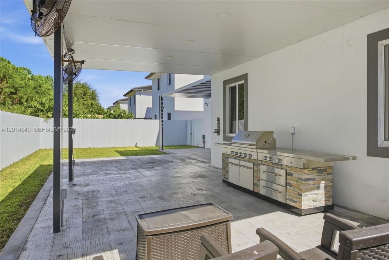 18350 SW 139th Path , Miami, FL 33177 Photo