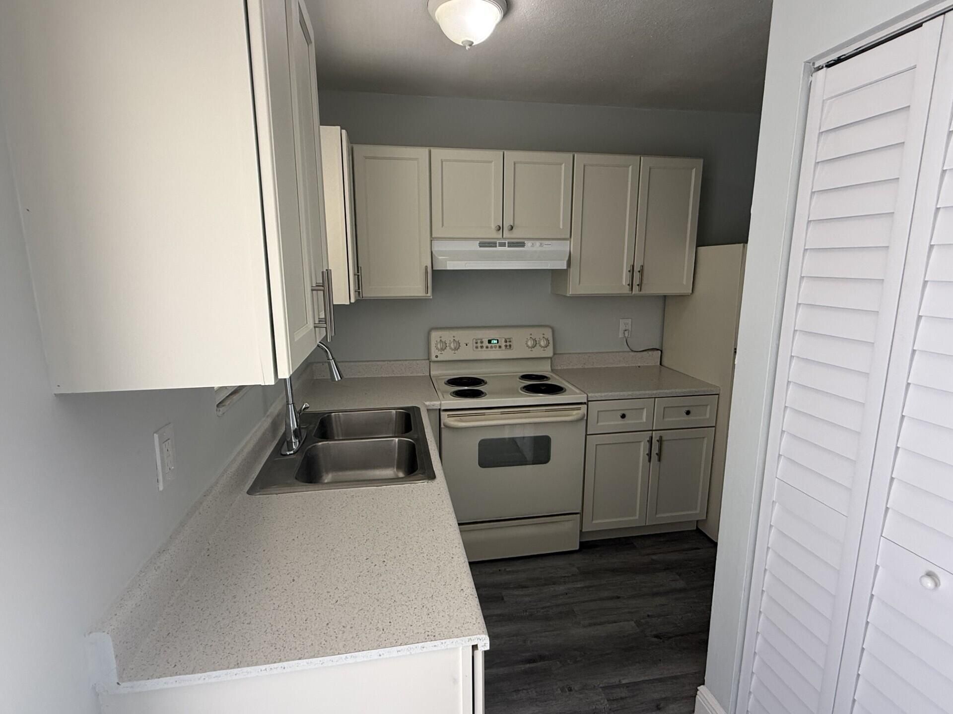3525 Avenue J, Unit B, Riviera Beach, FL 33404 Photo