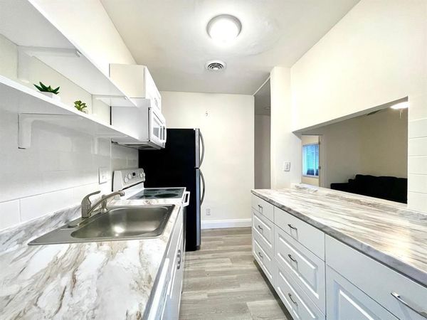 828 NE 17th Avenue, Unit 2, Fort Lauderdale, FL 33304