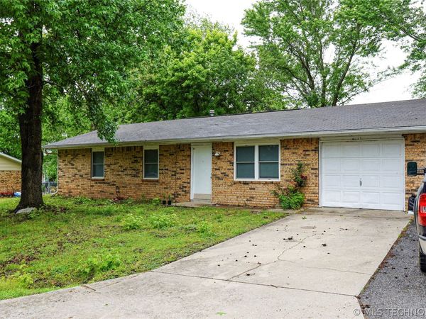 1536 NW 100th Street NW, Grove, OK 74344